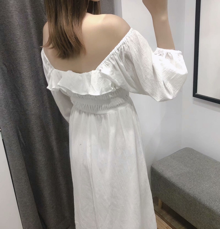 Rochie lunga de dama cu umerii goi in alb si negru