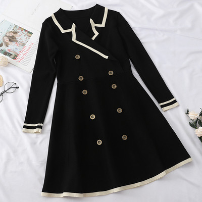 Női ruha gallérral és gombokkal fekete és bézs színben