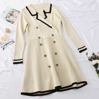 Női ruha gallérral és gombokkal fekete és bézs színben