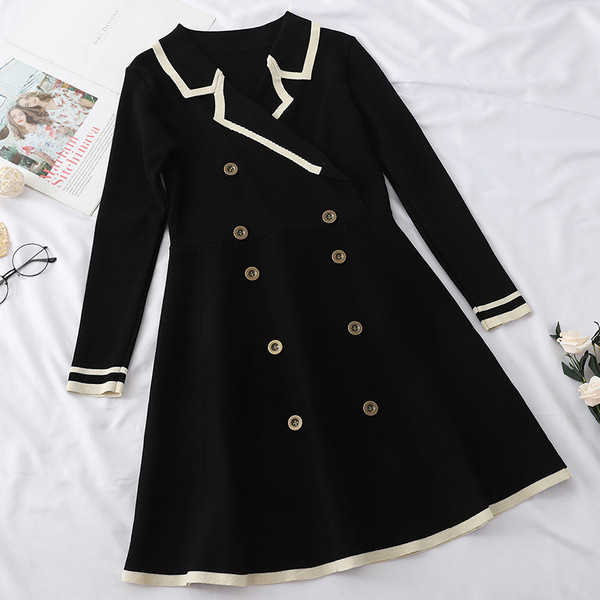 Női ruha gallérral és gombokkal fekete és bézs színben