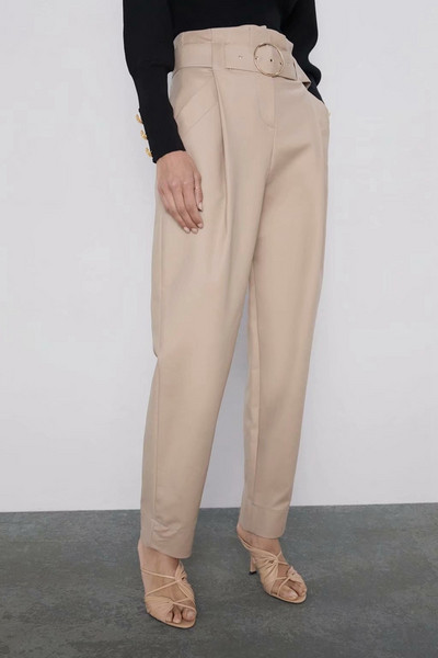Елегантен панталон с висока талия и колан в бежов цвят
