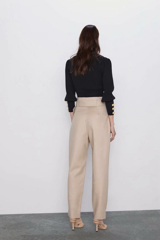 Pantaloni eleganti cu talie inalta si curea bej