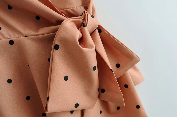 Stílusos női felső rózsaszín pöttyökkel