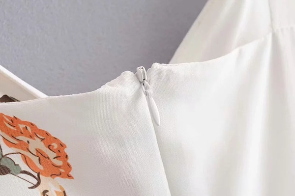 Rochie de dama cu model colorat - model croiat