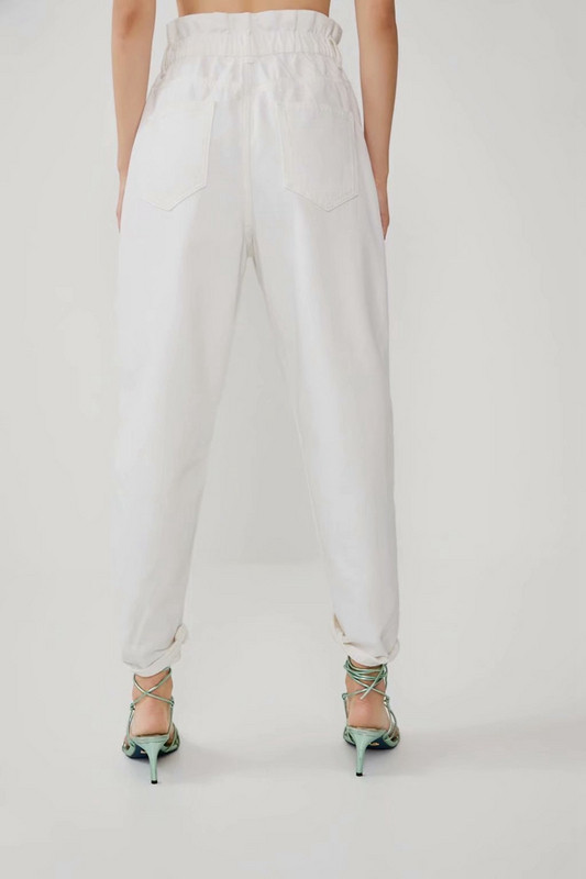 Blugi alb cu talie inalta si elastica