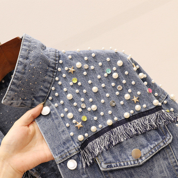 Új modell női farmerdzseki gyöngyökkel, fekete és kék színben