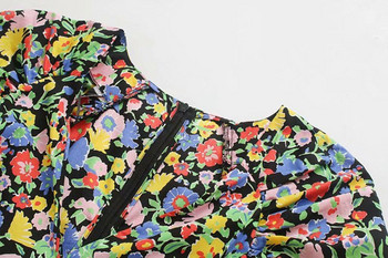 Rochie scurta cu model floral si maneci lungi