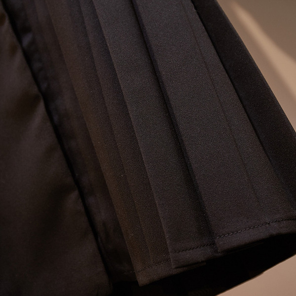 Elegáns női hosszú kabát fekete színben