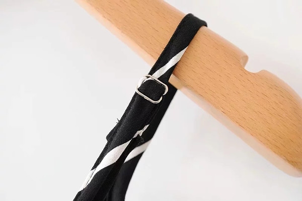 Salopeta dama in dungi cu bretele subtiri