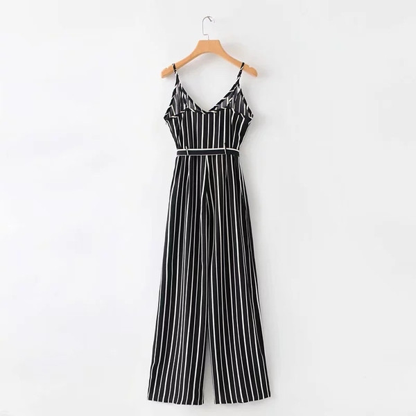 Salopeta dama in dungi cu bretele subtiri