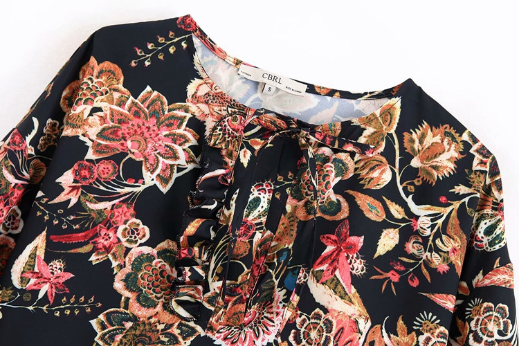 Rochie de dama cu model floral - model croiat