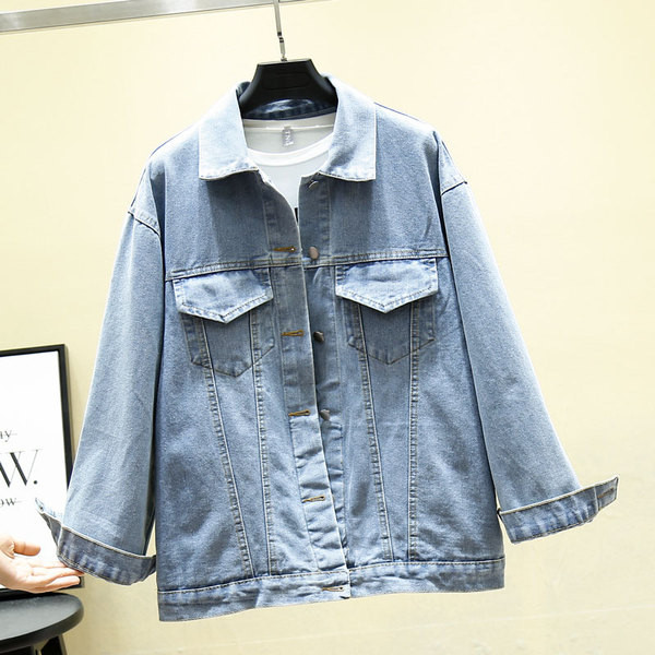 Geaca de dama din denim model lat cu aplicatie pe spate