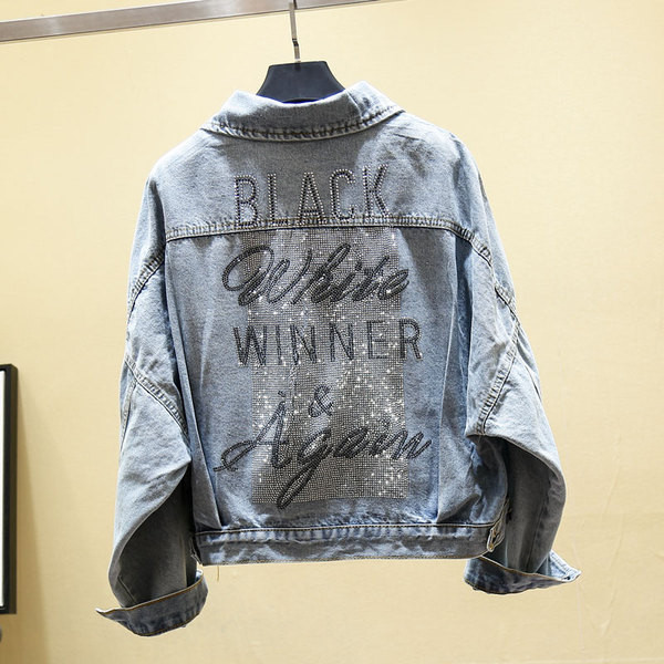 Jachetă de damă din denim cu inscripții și pietre în albastru