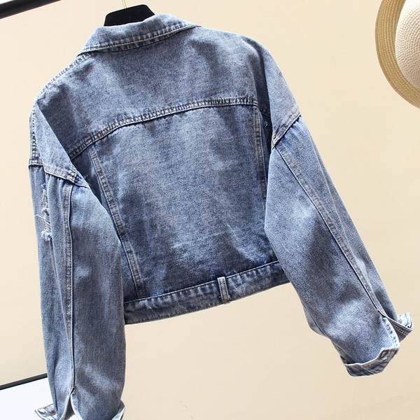 Актуално дамско дънково яке с пайети и скъсани мотиви - широк модел