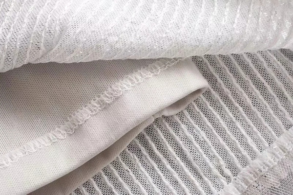 Rochie de dama cu paiete si decupaje de culoare argintie