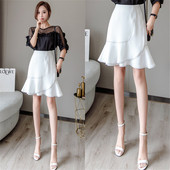 Aktuális női szoknya fehér és fekete - szabású modellben