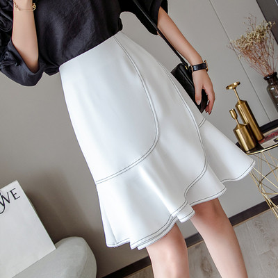 Aktuális női szoknya fehér és fekete - szabású modellben