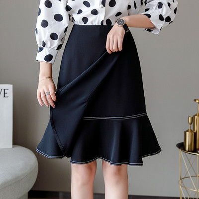 Aktuális női szoknya fehér és fekete - szabású modellben