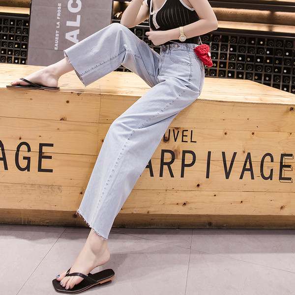 Alkalmi női farmer kék színben - széles modell