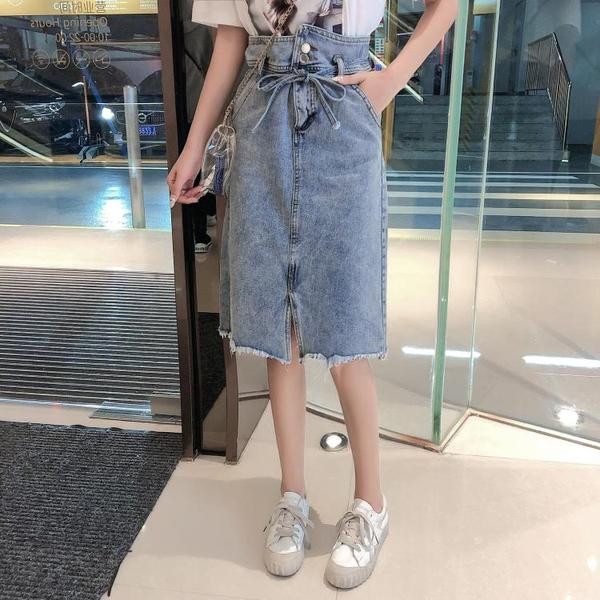 Aktuális női farmerszoknya, magas derékkal, hasítékkal