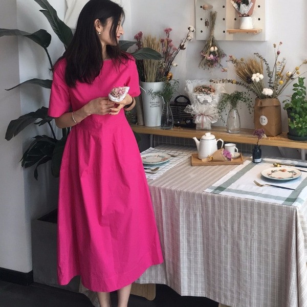 Rochie de dama moderna de culoare roz - model croiat