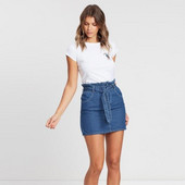 Alkalmi női farmerszoknya övvel
