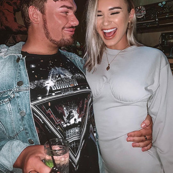 Modern női ruha Karcsú modell rózsaszín és szürke színben