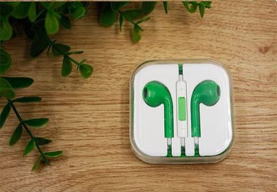 Аудио слушалки тип Earpods в зелен цвят 