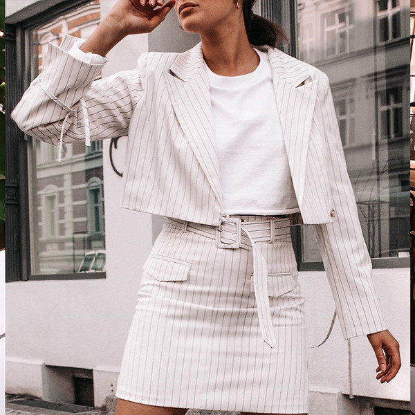 Set dama in dungi din doua piese de culoare alba