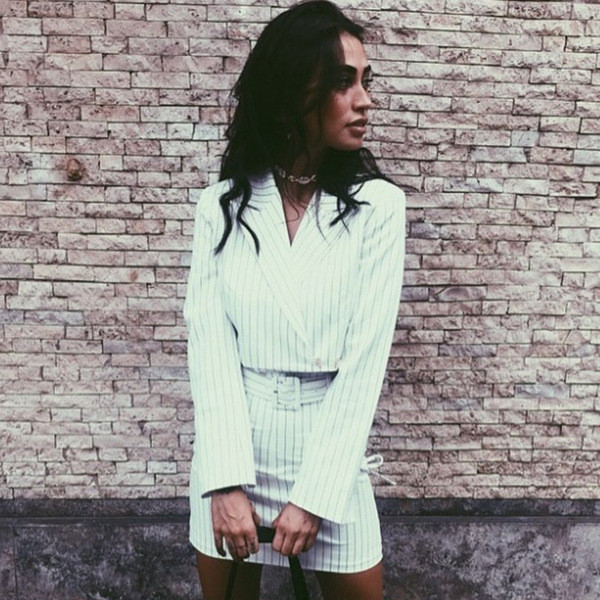 Set dama in dungi din doua piese de culoare alba