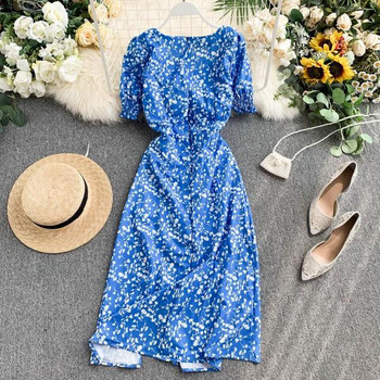 Rövid ujjú, színében virágmintás női ruha