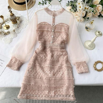 Stílusos női ruha átlátszó ujjal és csipkével több színben