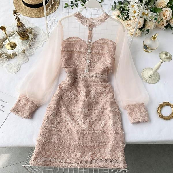 Stílusos női ruha átlátszó ujjal és csipkével több színben