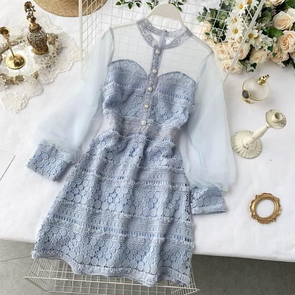 Stílusos női ruha átlátszó ujjal és csipkével több színben