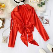 Modern női ing mély nyakkivágással, szalaggal több színben