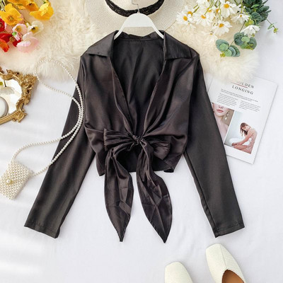 Modern női ing mély nyakkivágással, szalaggal több színben