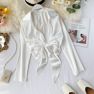 Modern női ing mély nyakkivágással, szalaggal több színben