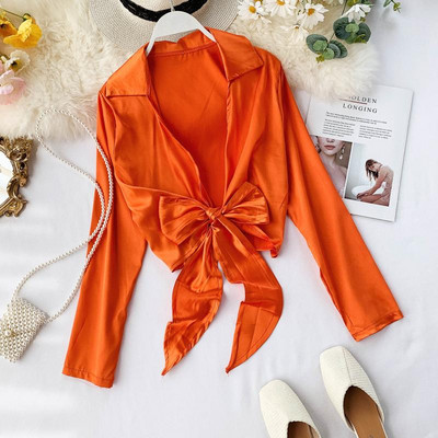 Modern női ing mély nyakkivágással, szalaggal több színben