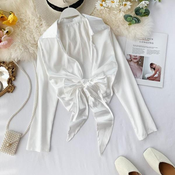 Modern női ing mély nyakkivágással, szalaggal több színben