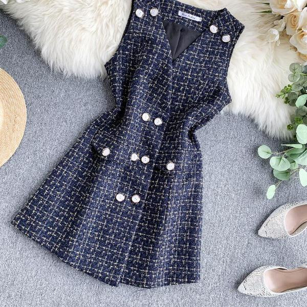 Stílusos női ruha V-nyakkal és gombokkal, két színben