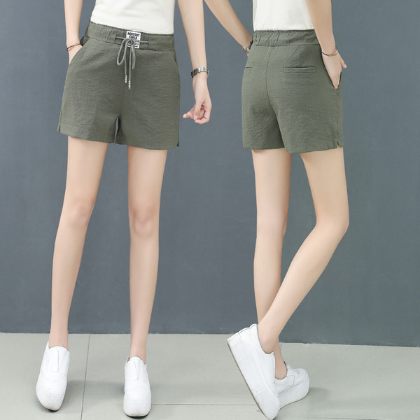 Modern női rövidnadrág rugalmas derékkal, többféle színben