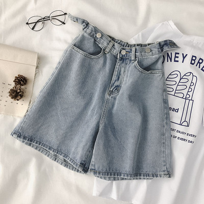 Pantaloni scurți de damă din denim - model larg