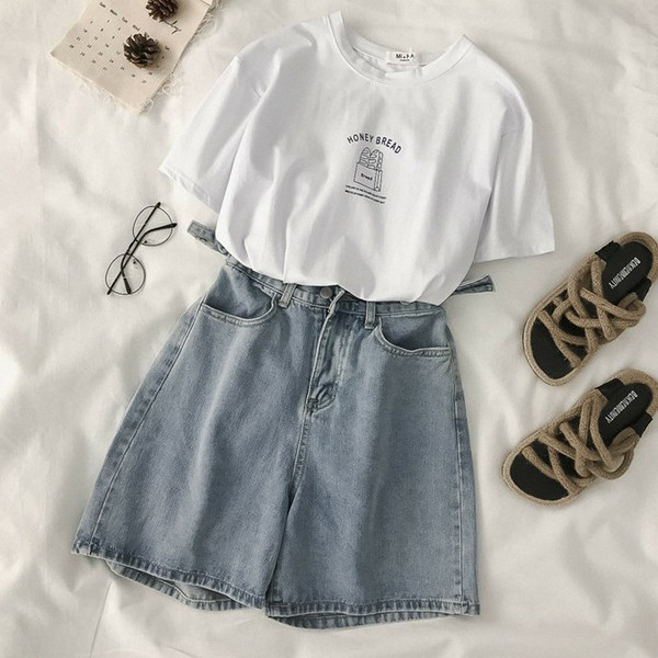 Pantaloni scurți de damă din denim - model larg