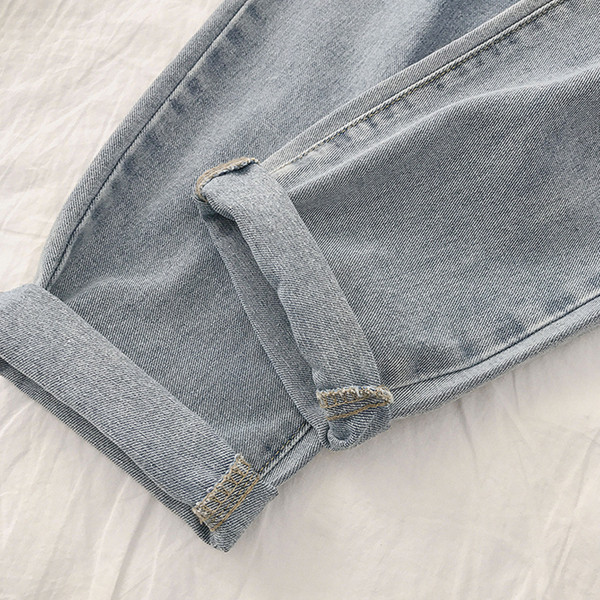 Blugi moderni de dama de culoare deschisa