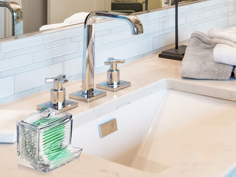 Акрилна кутия подходяща за съхранение на клечки за уши и малки принадлежности за баня