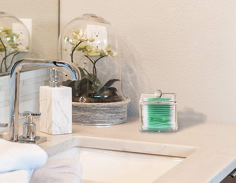 Акрилна кутия подходяща за съхранение на клечки за уши и малки принадлежности за баня