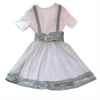 Modern női ruha magas derékkal, tülltel