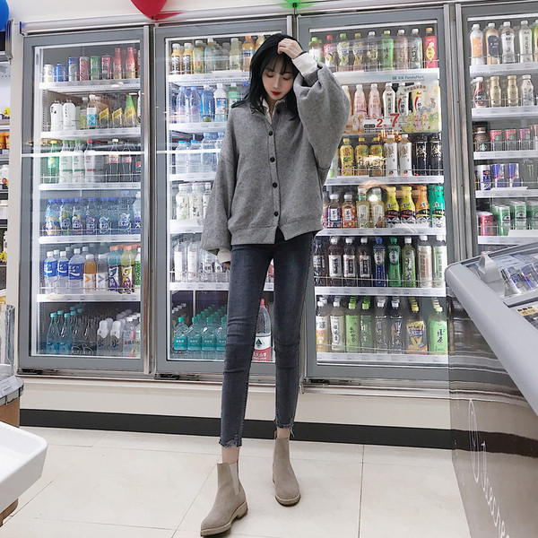 Női farmer Vékony modell magas derékkal, kék és fekete színben