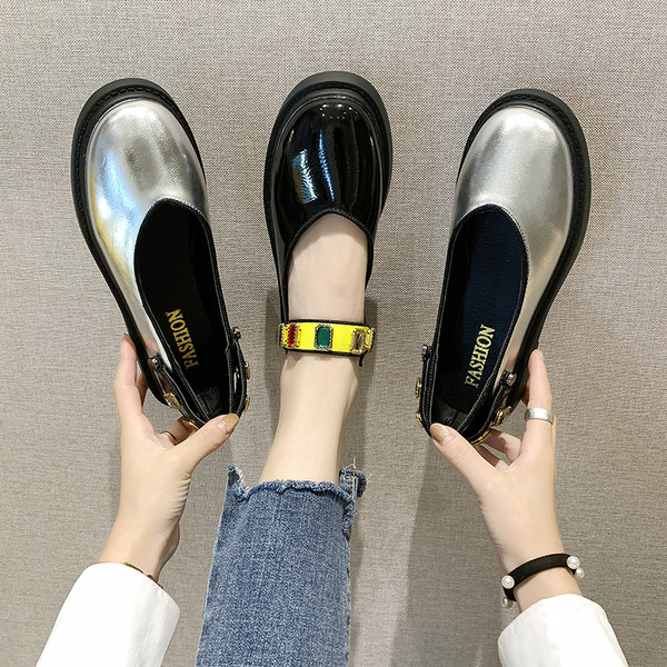 Női alkalmi cipő eko bőrből, kövekkel fekete és ezüst színben