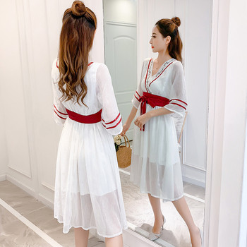 Modern női ruha két színben, hímzéssel